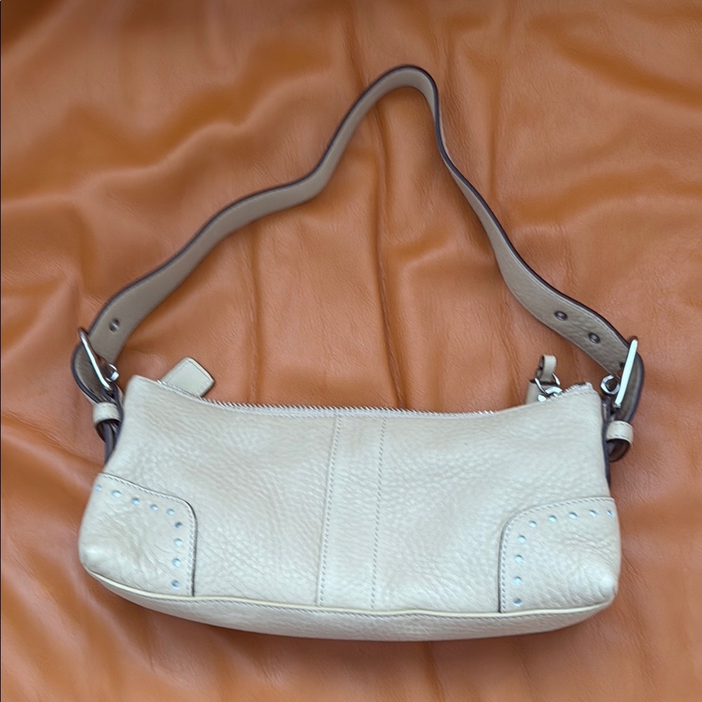 Elegant Cream Leather Shoulder Bag